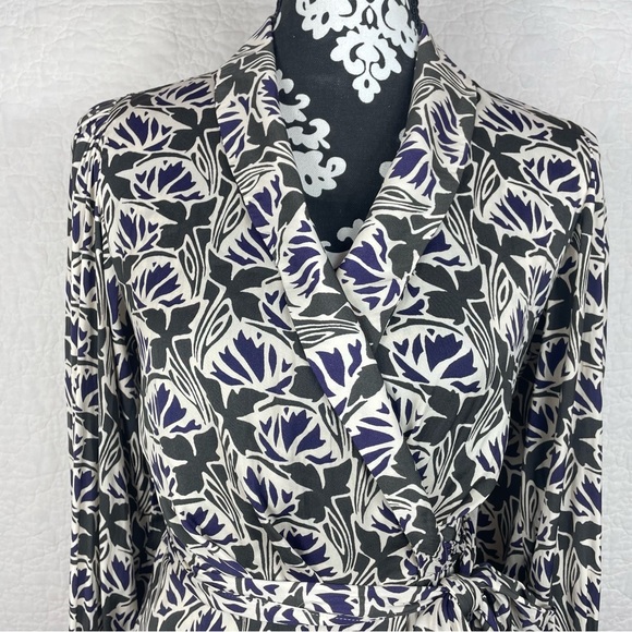 š„Banana Republic Silky Satin Tie Wrap Blouse Women Size S - Picture 6 of 14